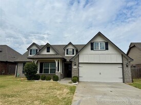 1527 E 137th Pl in Glenpool, OK - Building Photo