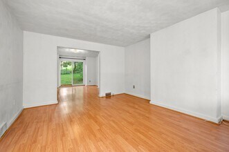 823 Lilac St in Pittsburgh, PA - Building Photo - Building Photo