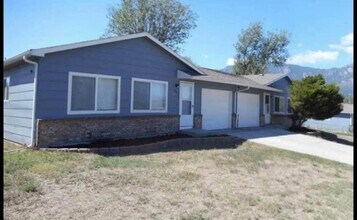 4372 Lashelle Ave in Colorado Springs, CO - Building Photo - Building Photo