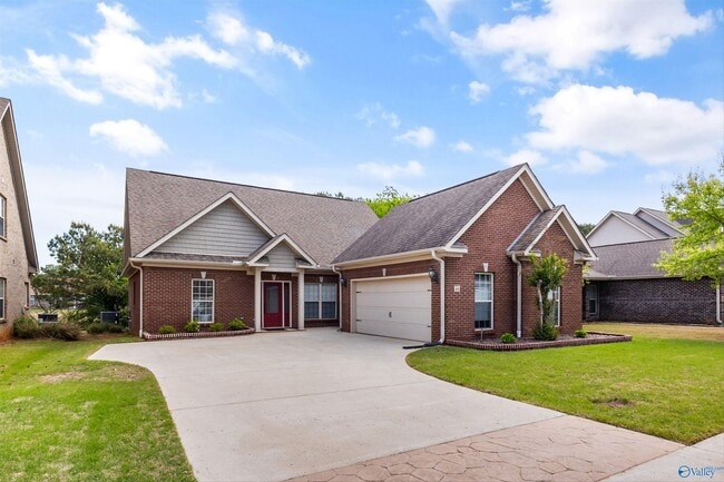 11 Nandina Ln SW in Huntsville, AL - Building Photo - Building Photo