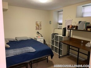 891 Huntington Ave in Boston, MA - Foto de edificio - Building Photo