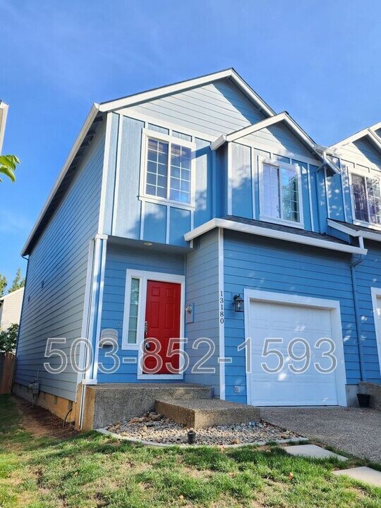 13180 SW BRIANNE Way in Tigard, OR - Building Photo