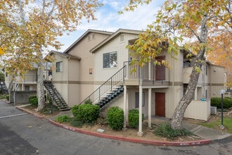 Country Glen in Sacramento, CA - Building Photo - Building Photo