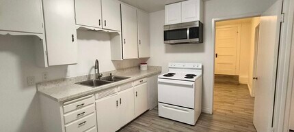 701 6th Ave, Unit A in Redlands, CA - Building Photo - Building Photo