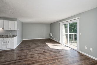 Masthead Apartments in Warwick, RI - Building Photo - Interior Photo