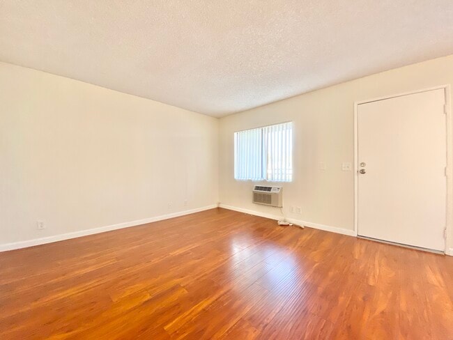 5011 Monte Vista St in Los Angeles, CA - Building Photo - Building Photo