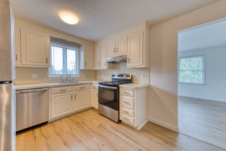 54 Oak St in Middletown, CT - Building Photo - Building Photo