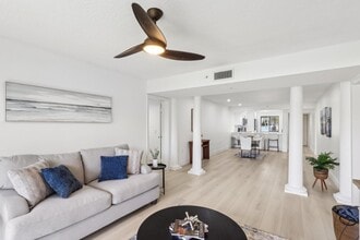1601 Marina Isle Way in Jupiter, FL - Building Photo - Building Photo