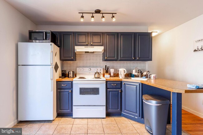 3826 Lancaster Ave-Unit -2 in Philadelphia, PA - Building Photo - Building Photo