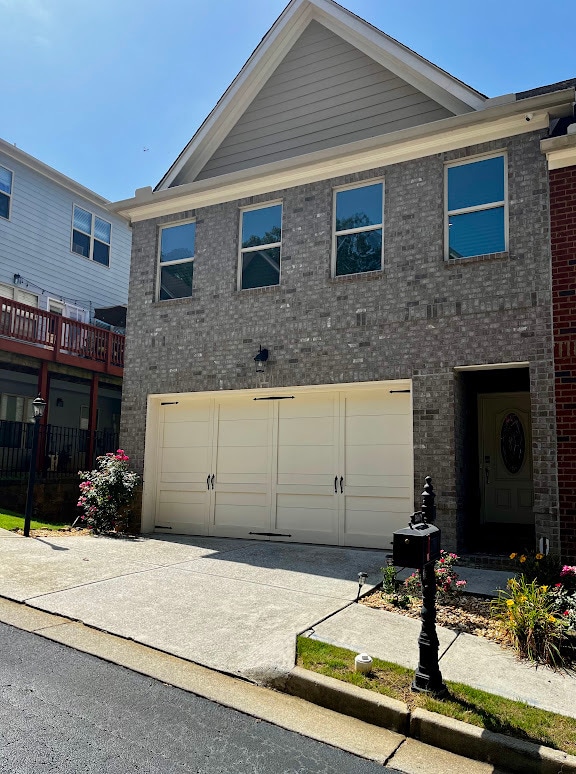 property at 3060 Olde Towne Pky