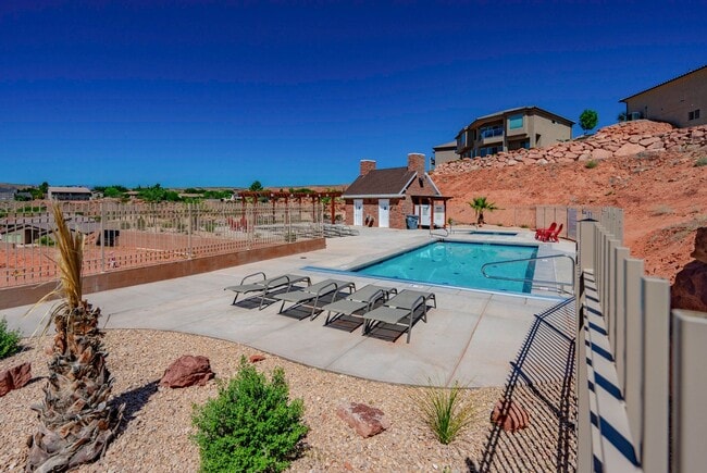 property at 370 W Buena Vista Blvd