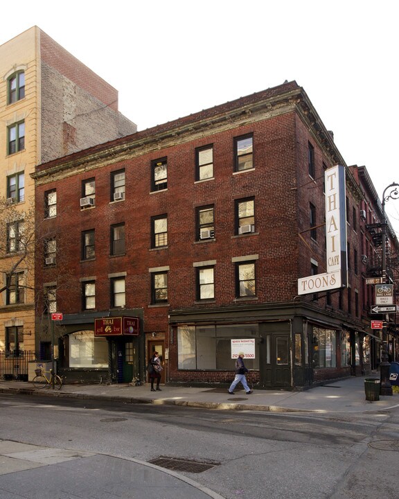 417 Bleecker St in New York, NY - Building Photo