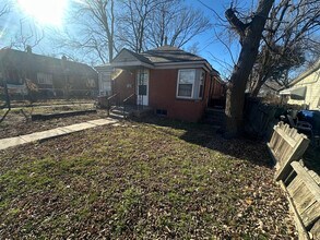 1039 S Laura Ave, Unit A in Wichita, KS - Building Photo - Building Photo