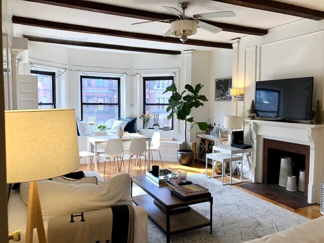 247 Newbury St, Unit 3F