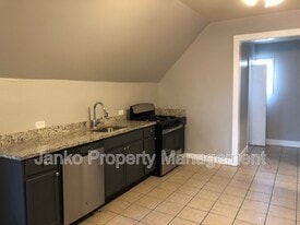 1415 E 75th St in Chicago, IL - Building Photo