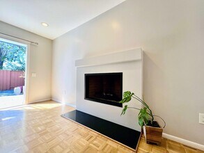 630 Pilgrim Dr in Foster City, CA - Building Photo - Building Photo