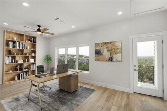 14909 Texas St in Austin, TX - Foto de edificio - Building Photo