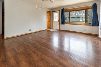 1502 Julie Dr in Bloomington, IL - Building Photo - Building Photo