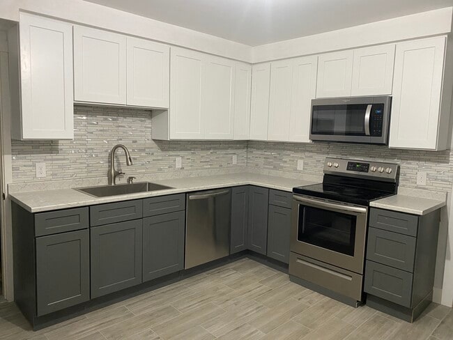 92 Walnut St, Unit 1 RIGT