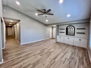 4938 N Orchid Ave in Sanger, CA - Building Photo - Building Photo