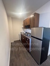 122 N Center St in Cleona, PA - Building Photo - Building Photo