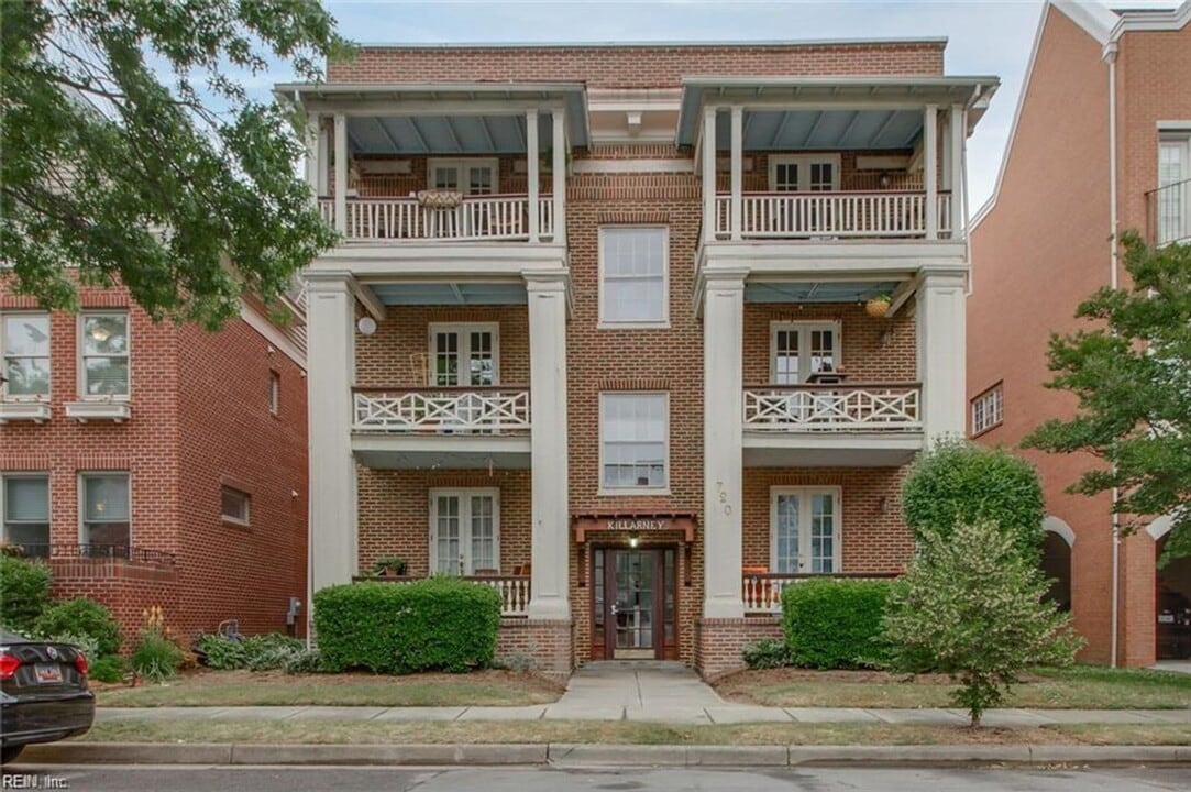 720 Redgate Ave in Norfolk, VA - Building Photo