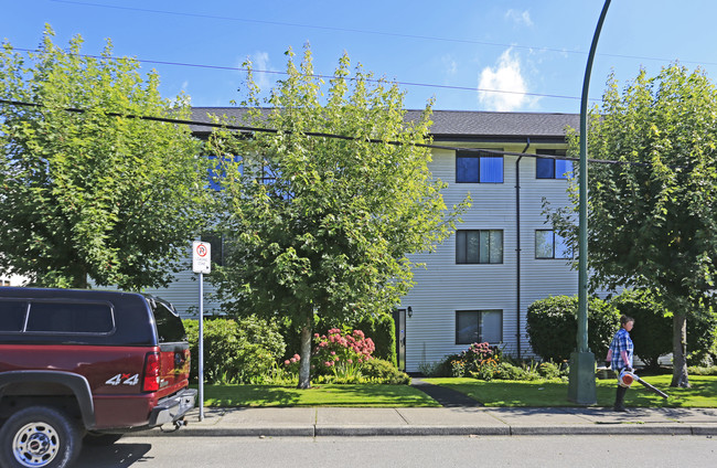 Nottingham in White Rock, BC - Building Photo - Building Photo