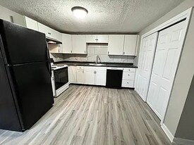 863 E Main St Ext in Georgetown, KY - Building Photo