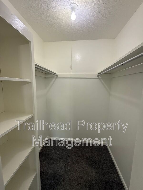 7716 W 85th St in Overland Park, KS - Building Photo - Building Photo