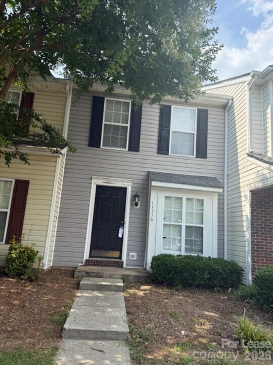 11116 Pimlico Dr in Charlotte, NC - Building Photo