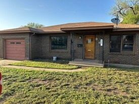 806 Jackson St in Borger, TX - Building Photo