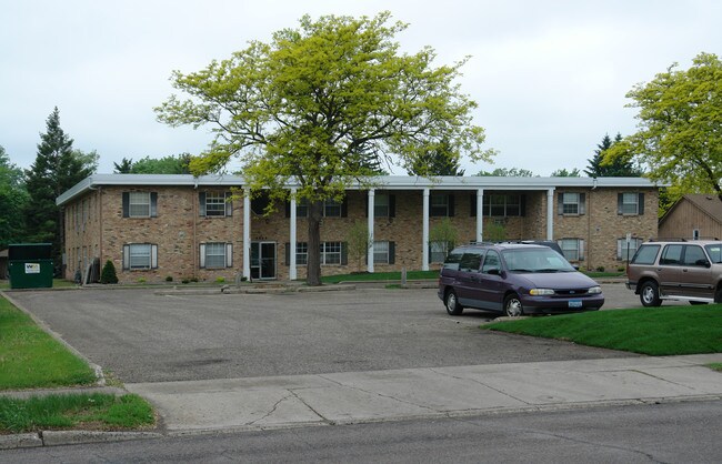 9908 Nicollet Avenue South Apartments in Bloomington, MN - Building Photo - Building Photo