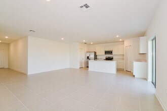 4061 Old Ml Rd in Haines City, FL - Building Photo - Building Photo