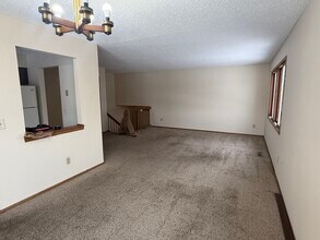 2528 Birchview Ln in Hopkins, MN - Building Photo - Building Photo