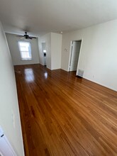 209 W Maple St in Glendale, CA - Foto de edificio - Building Photo
