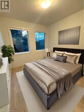 276 Dunsmure Rd in Hamilton, ON - Building Photo - Building Photo