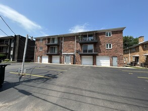 21 S Waiola Ave in La Grange, IL - Building Photo - Building Photo
