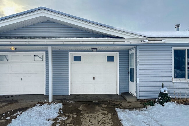 12202 E 10th Ave, Unit 12204 E 10th in Spokane Valley, WA - Building Photo - Building Photo