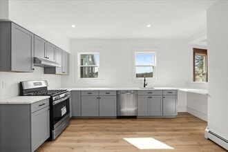 183 Vernon St, Unit 1 in Worcester, MA - Foto de edificio - Building Photo