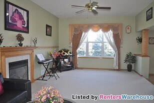 21354 Idaho Ave in Lakeville, MN - Building Photo