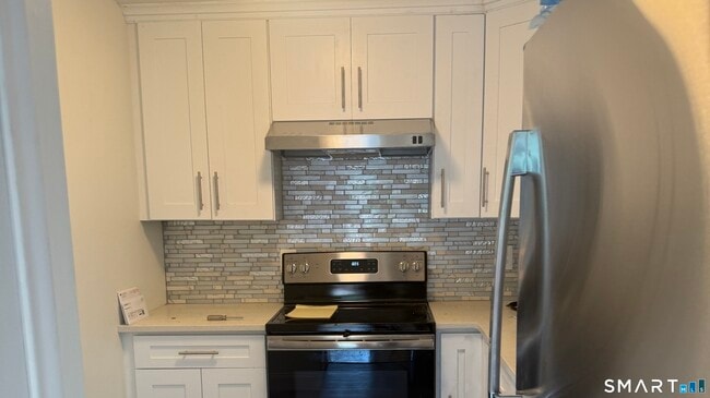 property at 7 Sharon Ln