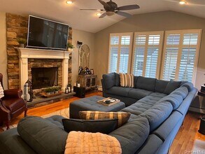 169 N Manhattan Ave in Massapequa, NY - Foto de edificio - Building Photo