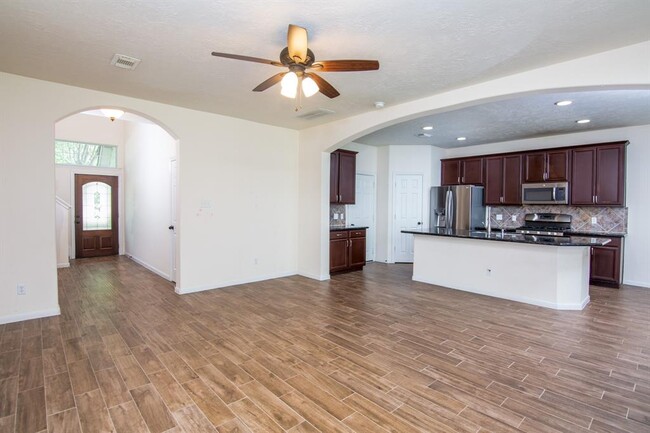 property at 147 Ledgestone Pl