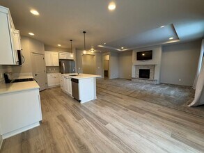 16672 Barron Dr in La Pine, OR - Building Photo - Building Photo