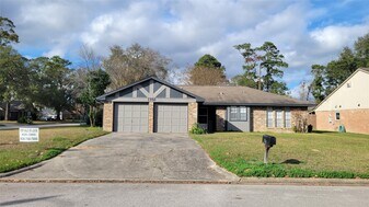 1701 Rebecca Ln in Conroe, TX - Building Photo
