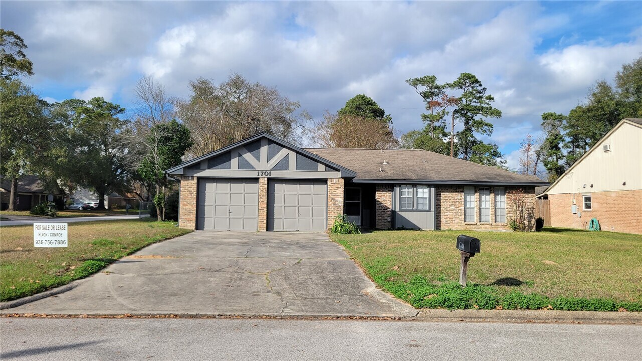 1701 Rebecca Ln in Conroe, TX - Building Photo