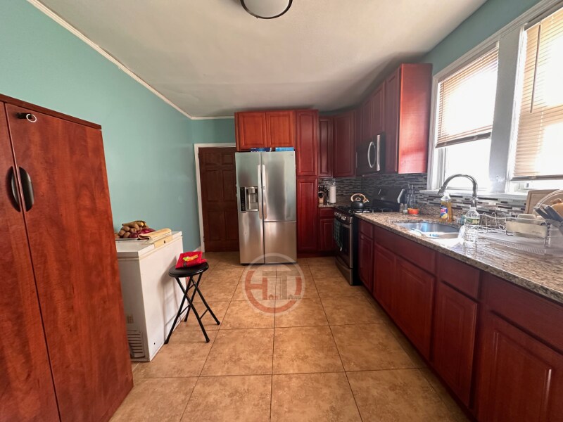 4762 Carpenter Ave-Unit -2 in Bronx, NY - Building Photo