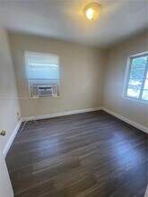 555 SW 7th St in Miami, FL - Building Photo - Building Photo