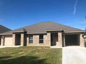 1812 Ordway St, Unit 1812 Ordway St in Port Neches, TX - Building Photo