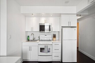 1125 W 12th Ave in Vancouver, BC - Building Photo - Building Photo